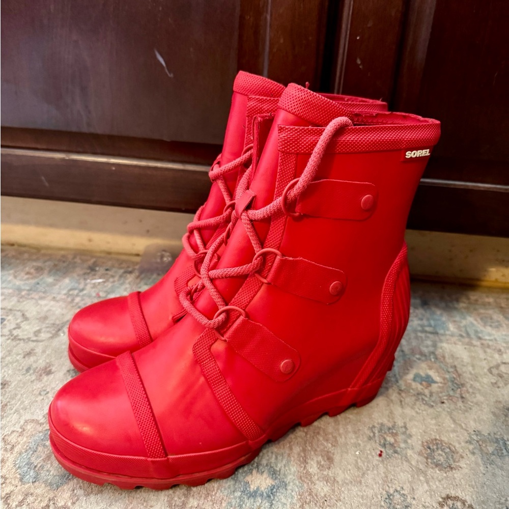 Sorel Joan Women's Red Wedge Rain Boots - Picture 2 of 7